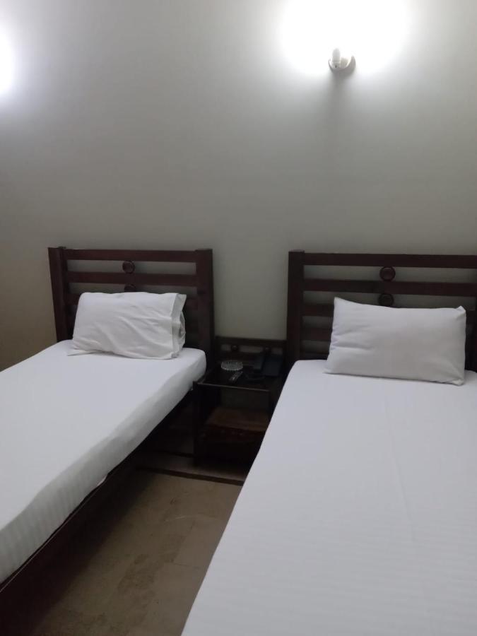New Hotel Chilton การาจี ภายนอก รูปภาพ